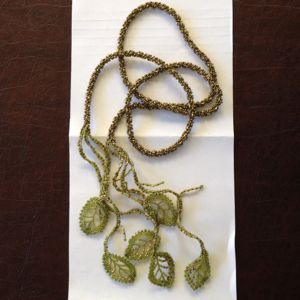Royal Leaf Vines Lariat